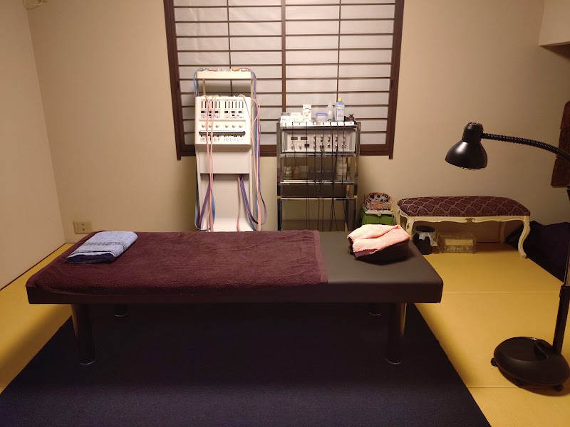 DEMI鍼灸・接骨院